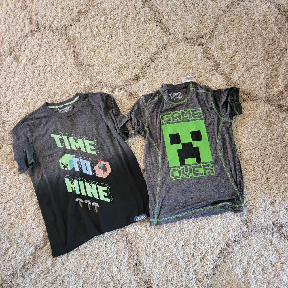 Two Minecraft boys T-shirt medium